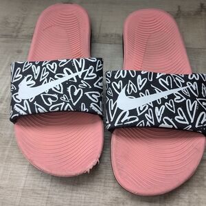 🏔️ Youth Nike Slides